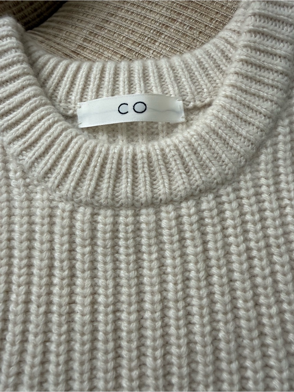 CO Crewneck Sweater NWOT 100% Cashmere * PRISTINE * WORN ONCE* HOT DEAL $99 🔥🔥🔥 - Picture 4 of 12